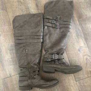 Knee high Boots
